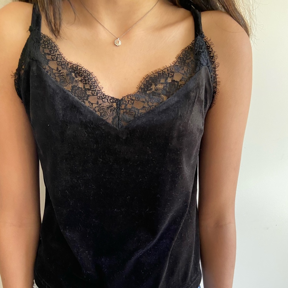 V-Neck Lace Trim Black Cami/Tank Top